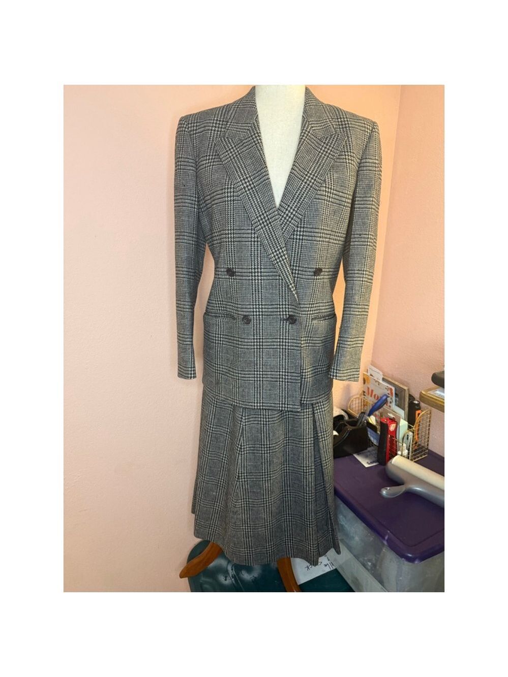 Pure New Wool 2 piece wool suit Great Britain flaws needs help sz